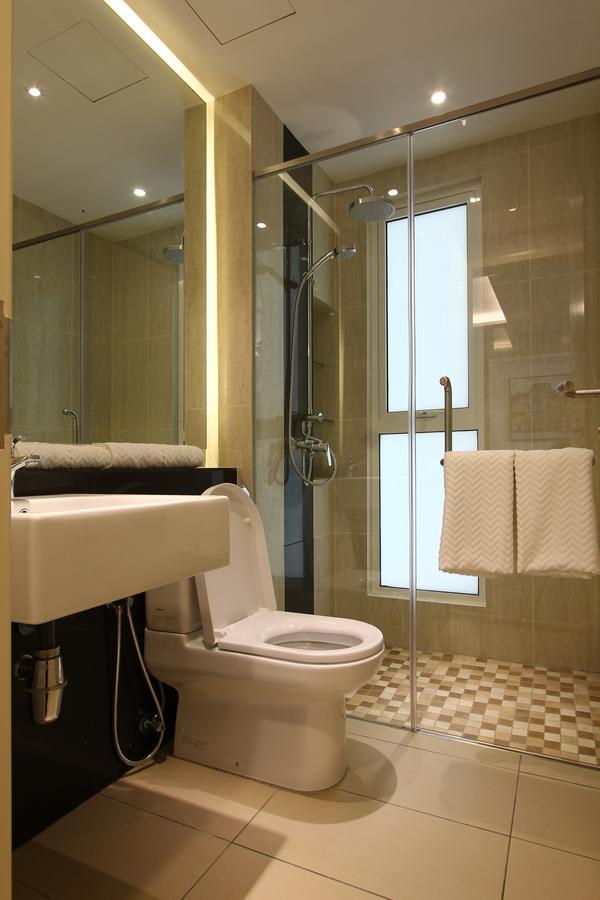 The Shore Residence Apartment Malacca Exterior photo
